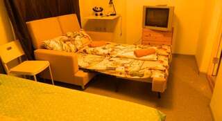 Гостиница Британия Хостел Уфа Двухместный номер с 1 кроватью и общей ванной комнатой-10